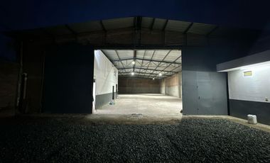 Bodega a Espaldas del Aeropuerto