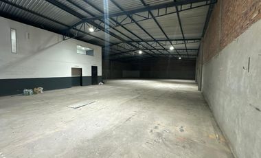 Bodega a Espaldas del Aeropuerto