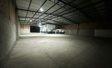Bodega a Espaldas del Aeropuerto