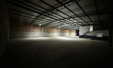 Bodega a Espaldas del Aeropuerto
