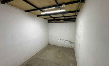 Bodega a Espaldas del Aeropuerto