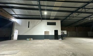 Bodega a Espaldas del Aeropuerto