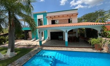 HERMOSA VILLA CON ALBERCA Y PALAPA EN SANTA MARIA HUATULCO