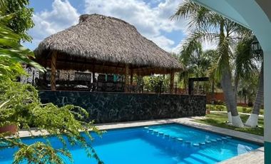 HERMOSA VILLA CON ALBERCA Y PALAPA EN SANTA MARIA HUATULCO