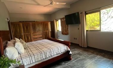HERMOSA VILLA CON ALBERCA Y PALAPA EN SANTA MARIA HUATULCO