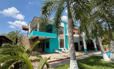 HERMOSA VILLA CON ALBERCA Y PALAPA EN SANTA MARIA HUATULCO