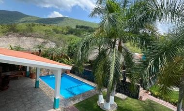 HERMOSA VILLA CON ALBERCA Y PALAPA EN SANTA MARIA HUATULCO