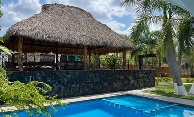 HERMOSA VILLA CON ALBERCA Y PALAPA EN SANTA MARIA HUATULCO