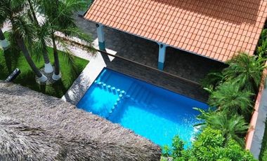 HERMOSA VILLA CON ALBERCA Y PALAPA EN SANTA MARIA HUATULCO