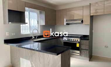 Casa en Renta en Cumbres Provenza, Cerrada Lux, Huasteca, García.