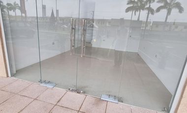 Local Comercial en Alquiler en el Centro Comercial Oasis, 40 Mt2, 1 Baño, Norte de Guayaquil