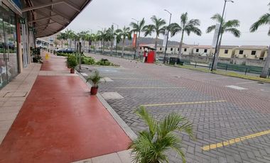 Local Comercial en Alquiler en el Centro Comercial Oasis, 40 Mt2, 1 Baño, Norte de Guayaquil