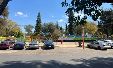 📢 ¡LOCAL EN RENTA! Excelente opción comercial frente al Parque 150 🏞️ 🔹 Superficie: 10 m² 🔹 Ubicación: Sobre avenida comercial de alto flujo 🔹