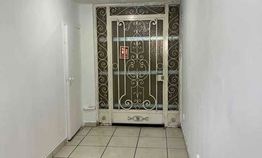 📢 ¡LOCAL EN RENTA! Excelente opción comercial frente al Parque 150 🏞️ 🔹 Superficie: 10 m² 🔹 Ubicación: Sobre avenida comercial de alto flujo 🔹