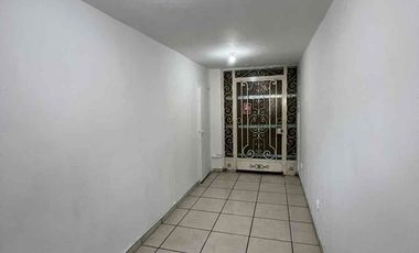 📢 ¡LOCAL EN RENTA! Excelente opción comercial frente al Parque 150 🏞️ 🔹 Superficie: 10 m² 🔹 Ubicación: Sobre avenida comercial de alto flujo 🔹