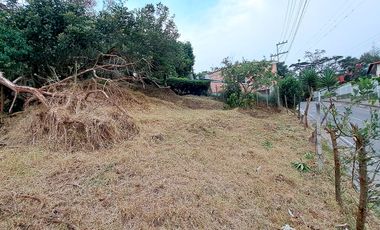 LOTE SOBRE VIA CONDOMINIOS