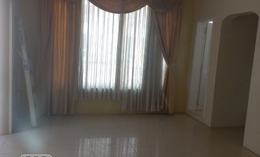 Rento Departamento de 3 Dormitorios  en Ponceano