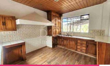 Vendo Casa Patrimonial en el Centro histórico de Cuenca