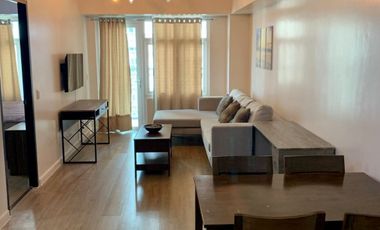 1 Bedroom Unit with Balcony for SALE in 📍  Two Serendra, Taguig City