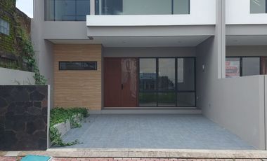 RUMAH MODEREN DAN ASRI MINIMALIS MEWAH DI SETRA DUTA BANDUNG UTARA