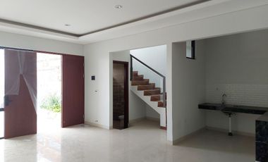 RUMAH MODEREN DAN ASRI MINIMALIS MEWAH DI SETRA DUTA BANDUNG UTARA