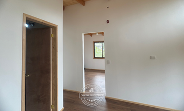 VENDE NUEVA, HERMOSA Y ACOGEDORA CASA EN LAS CRUCES COMUNA EL TABO