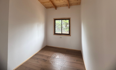 VENDE NUEVA, HERMOSA Y ACOGEDORA CASA EN LAS CRUCES COMUNA EL TABO