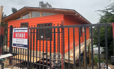 VENDE NUEVA, HERMOSA Y ACOGEDORA CASA EN LAS CRUCES COMUNA EL TABO