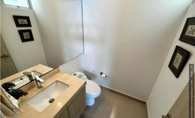 VENTA APARTAMENTO LUXURY FRENTE AL MAR RODADERO SUR – F.V