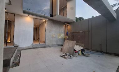RUMAH DESAIN KONTEMPORER DI MAGUWOHARJO SLEMAN