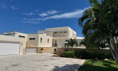 Preciosa Residencia de Playa en Chuburná Puerto