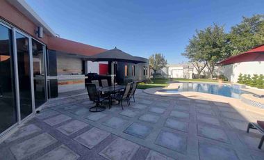 VENTA RESIDENCIA HACIENDA DE LA PALOMA,ALBERCA ,4 REMS. C/U CON BAÑO UÑY CLOSET, 1025M2 T. EQUIPADA TOTALMENTE,FRENTE A PARQUE.