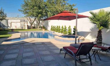 VENTA RESIDENCIA HACIENDA DE LA PALOMA,ALBERCA ,4 REMS. C/U CON BAÑO UÑY CLOSET, 1025M2 T. EQUIPADA TOTALMENTE,FRENTE A PARQUE.