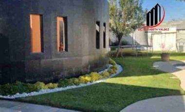 VENTA RESIDENCIA HACIENDA DE LA PALOMA,ALBERCA ,4 REMS. C/U CON BAÑO UÑY CLOSET, 1025M2 T. EQUIPADA TOTALMENTE,FRENTE A PARQUE.