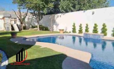 VENTA RESIDENCIA HACIENDA DE LA PALOMA,ALBERCA ,4 REMS. C/U CON BAÑO UÑY CLOSET, 1025M2 T. EQUIPADA TOTALMENTE,FRENTE A PARQUE.