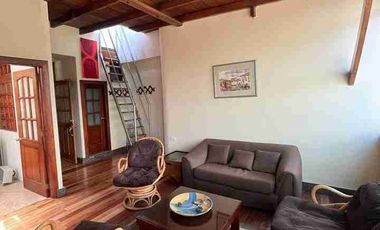 Se renta departamento amoblado de dor dormitorios, dúplex, penthouse. 12 de Octubre