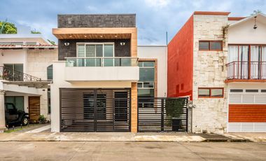 Casa en Venta, Fracc. La Trinidad. Coatepec, Veracruz
