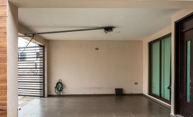 Casa en Venta, Fracc. La Trinidad. Coatepec, Veracruz