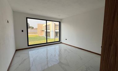 HERMOSA CASA INTELIGENTE EN FRACCIONAMIENTO ALTANA, ATRAS DE PLAZA SAN DIEGO.