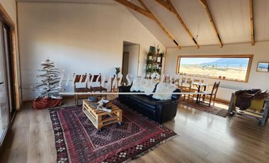Encantadora Casa en Puerto Natales, Parcela de 5.000 m2