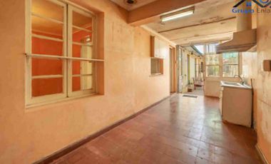 Vendo casa con gran terreno Recoleta