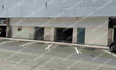 RENTA DE LOCAL EN IRAPUATO. EN PLAZA COMERCIAL.