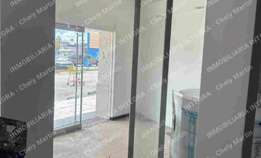 RENTA DE LOCAL EN IRAPUATO. EN PLAZA COMERCIAL.