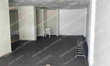 RENTA DE LOCAL EN IRAPUATO. EN PLAZA COMERCIAL.
