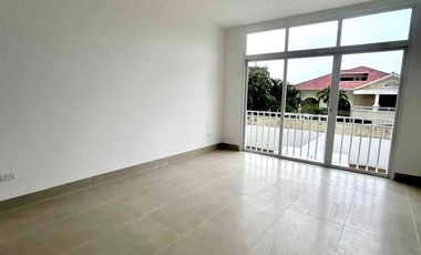 SAMBORONDÓN KM1, Vendo Casas de estreno duplex 3 dormitorios 
$490.000