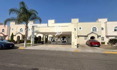Preciosa casa en venta en Villas del Palmar