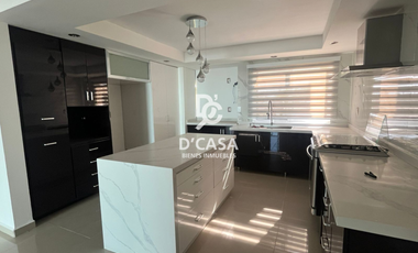 Preciosa casa en venta en Villas del Palmar