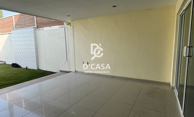 Preciosa casa en venta en Villas del Palmar