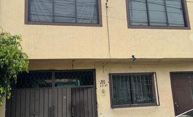 CASA CON GRAN POTENCIAL CON LOCAL COMERCIAL