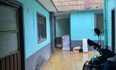 CASA CON GRAN POTENCIAL CON LOCAL COMERCIAL